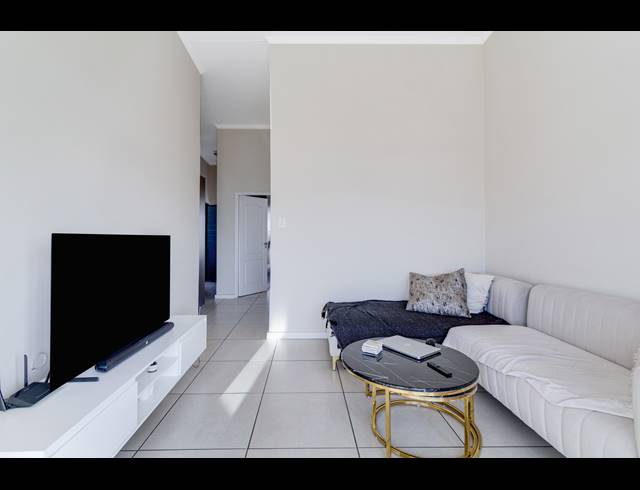 1 BEDROOM APARTMENT RENTED IN FOURWAYS